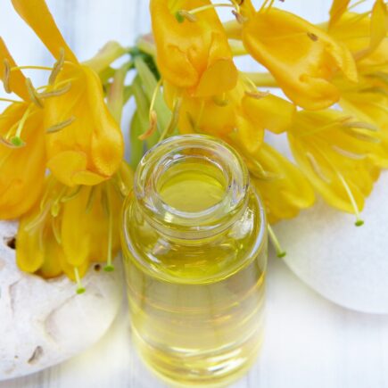 Jojoba Oil to fight wrinkles