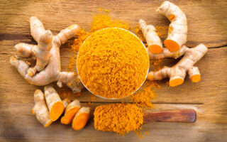 Turmeric mask to reduce facial hair