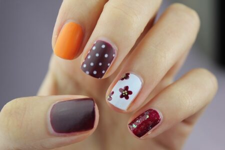 4 Simple Treatments For Beautiful and Attractive Nails