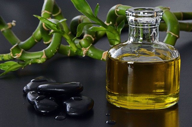 8 Best Vegetable Oils For Skin Tightening