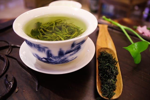 How to use green tea for skin?