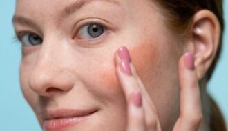 How to apply blush with lipstick